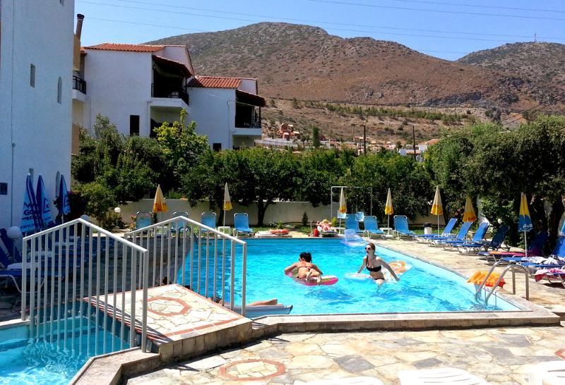 Krits Hotel Херсонисос Екстериор снимка
